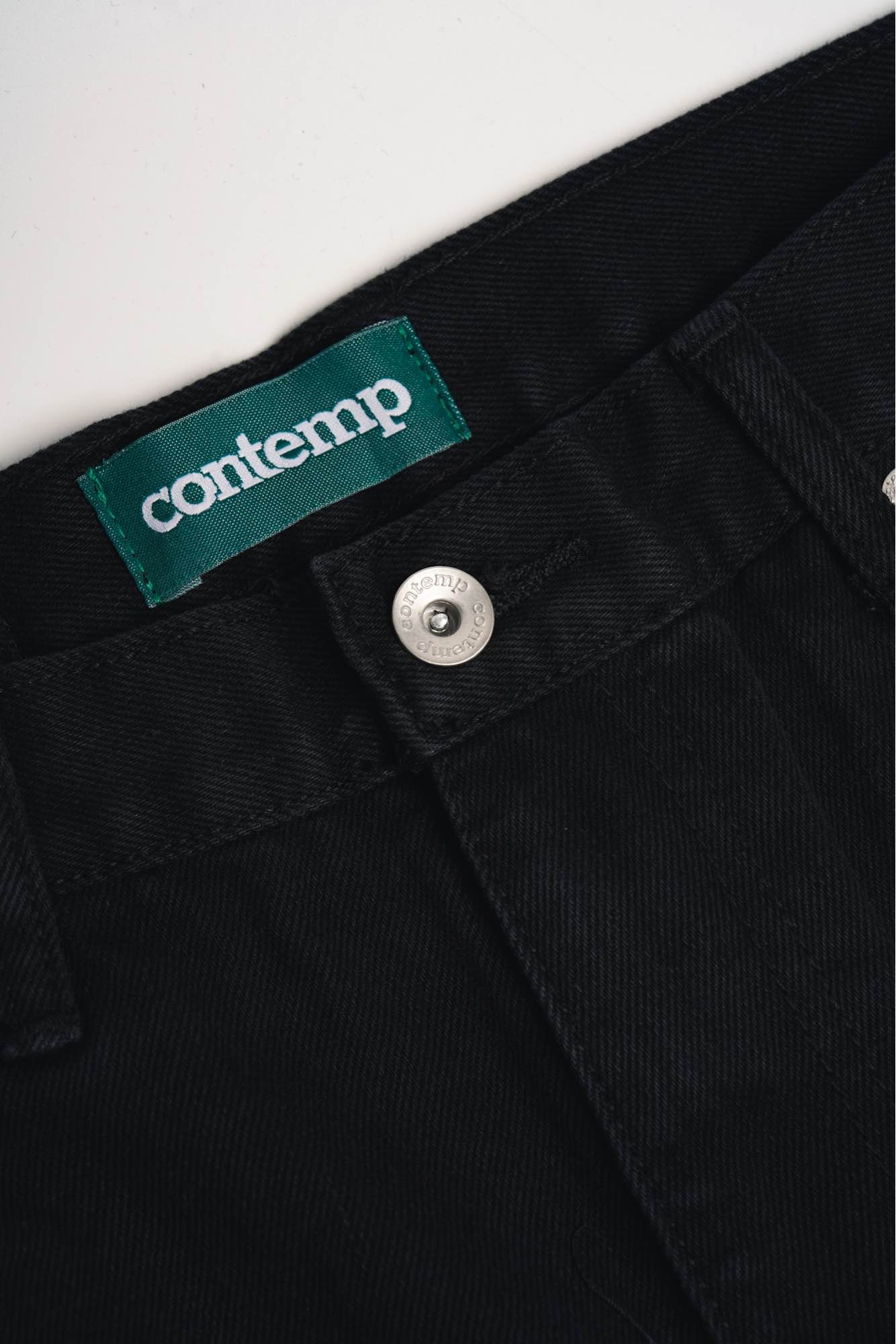 Contemp High-Rise Denim Black (Stone Wash) กางเกงยีนส์เอวสูงสีดำ